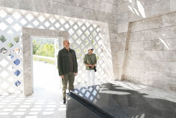 Şuşada Molla Pənah Vaqifin muzey-məqbərə kompleksinin bərpadan sonra açılışı olub